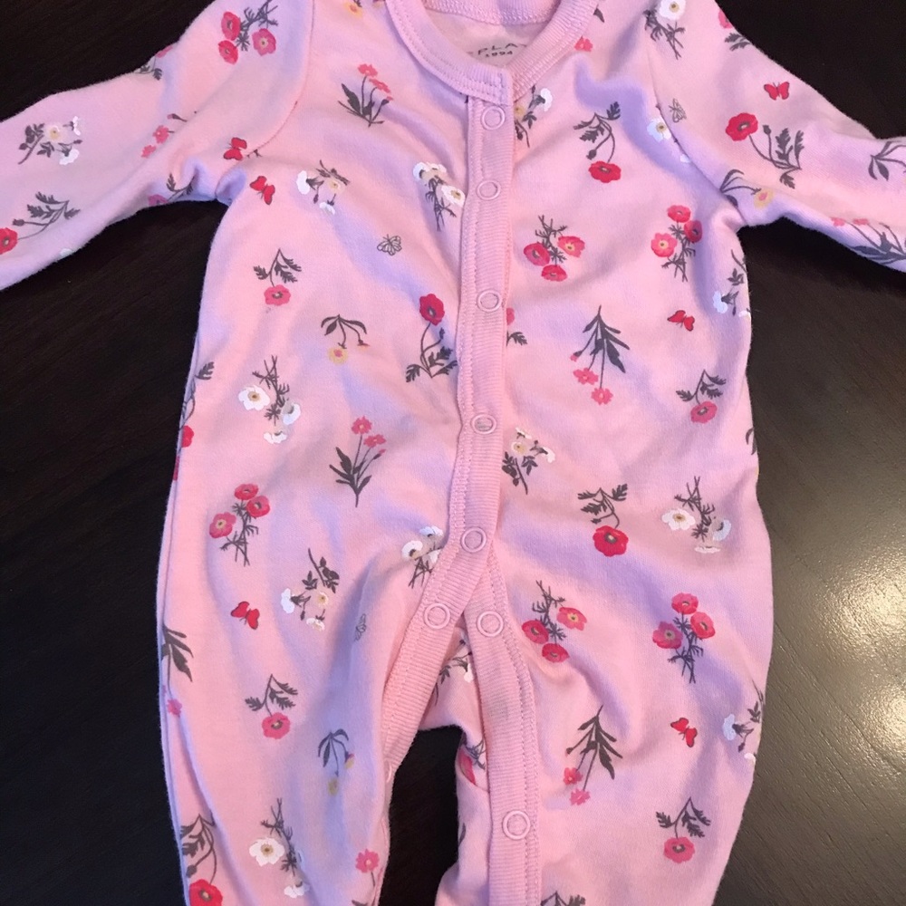 Baby pajamas size 0-3 months